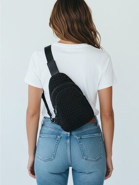 NWT Sol & Selene Beyond The Horizon Medium Woven Neoprene Sling Backpack - Black